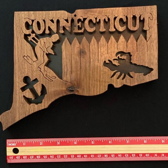 CONNECTICUT - Handcrafted
WOODEN STATE
PLAQUE -All states available - GREAT GIFT - Picture 2 of 2